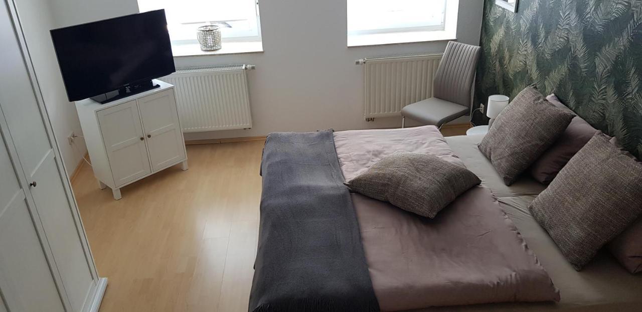 Apartment Happy